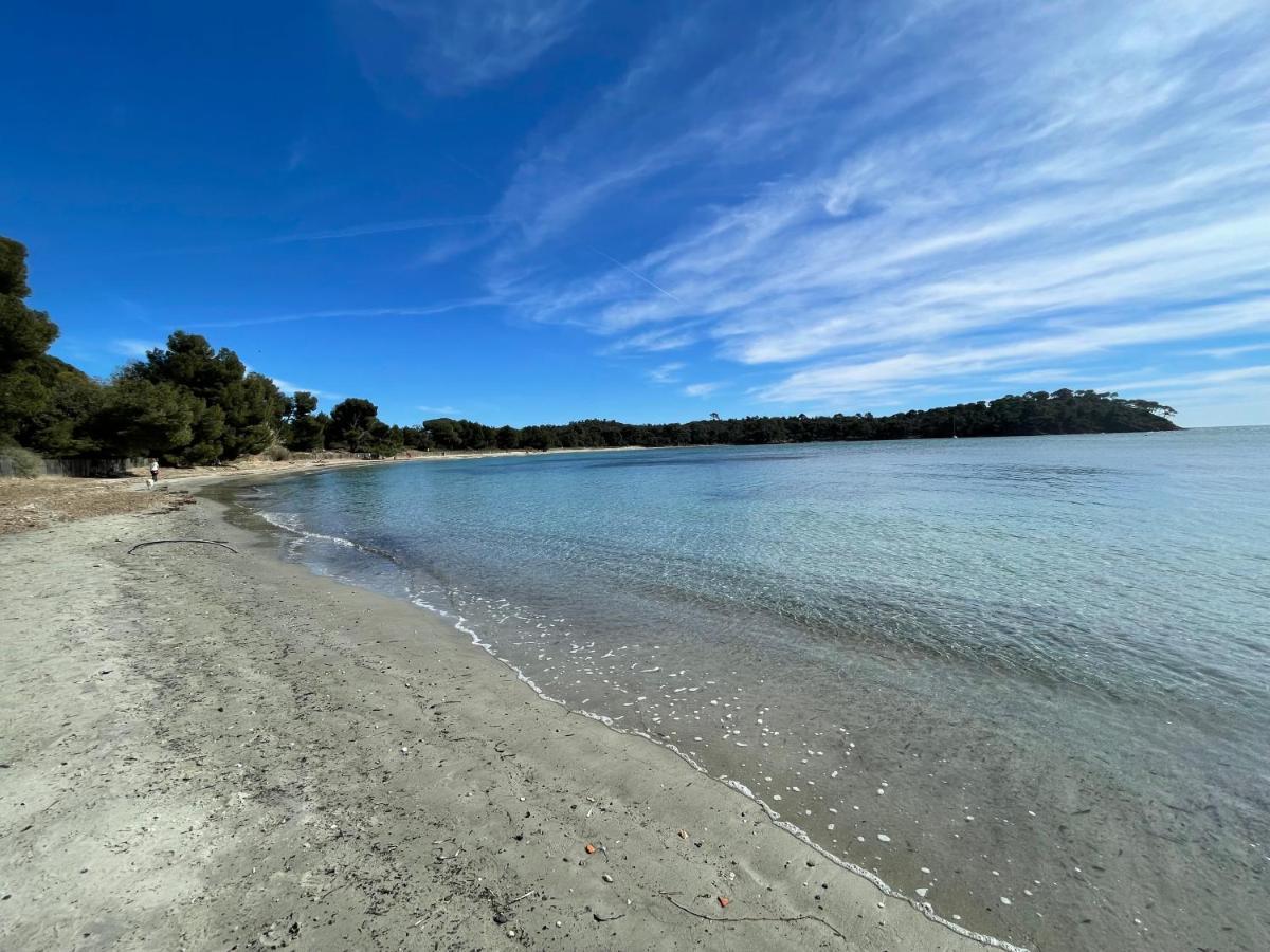Appartement Plage Piscine Et Tennis Inclus ラ・ロンド・レ・モール エクステリア 写真
