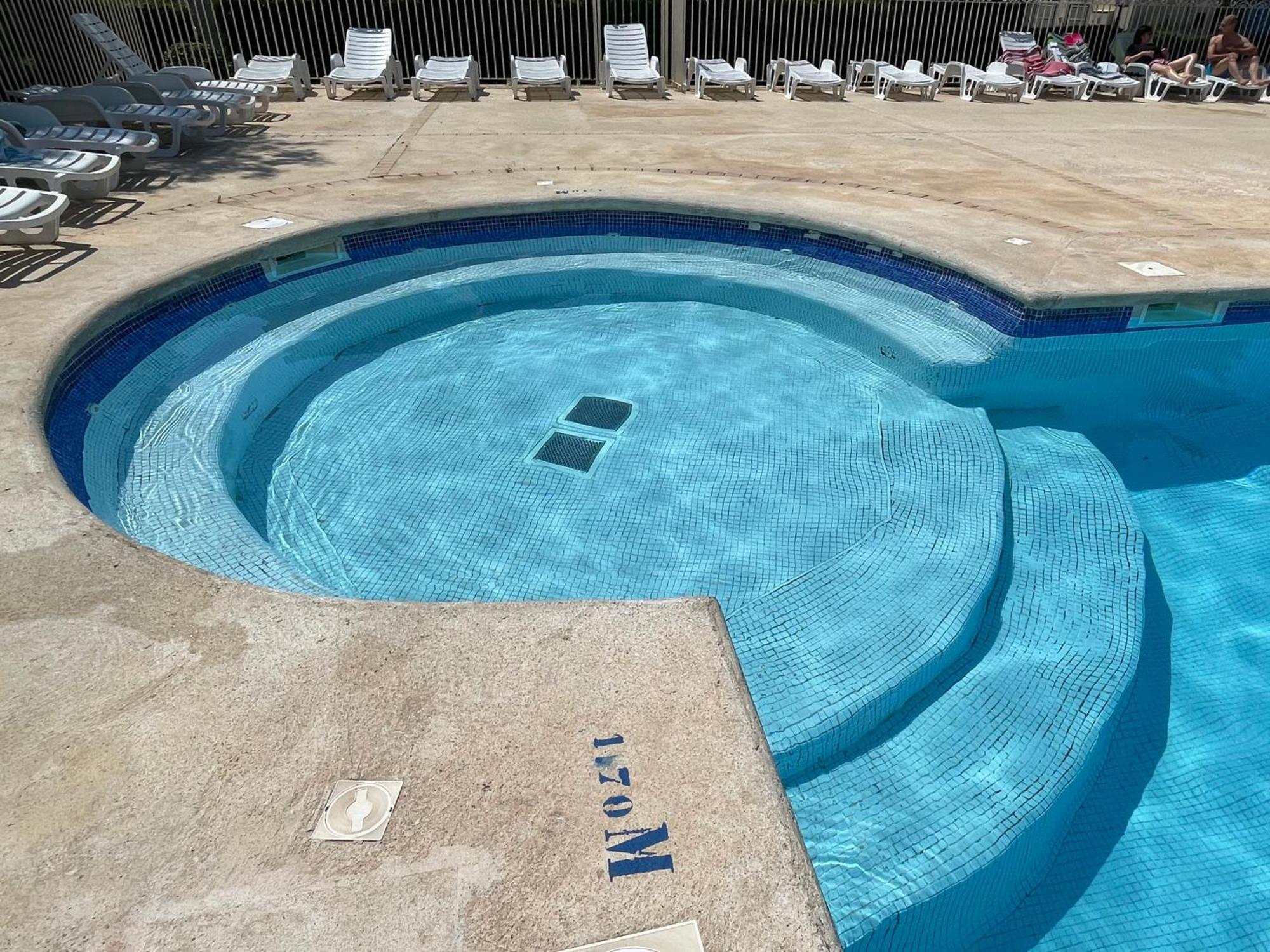 Appartement Plage Piscine Et Tennis Inclus ラ・ロンド・レ・モール エクステリア 写真