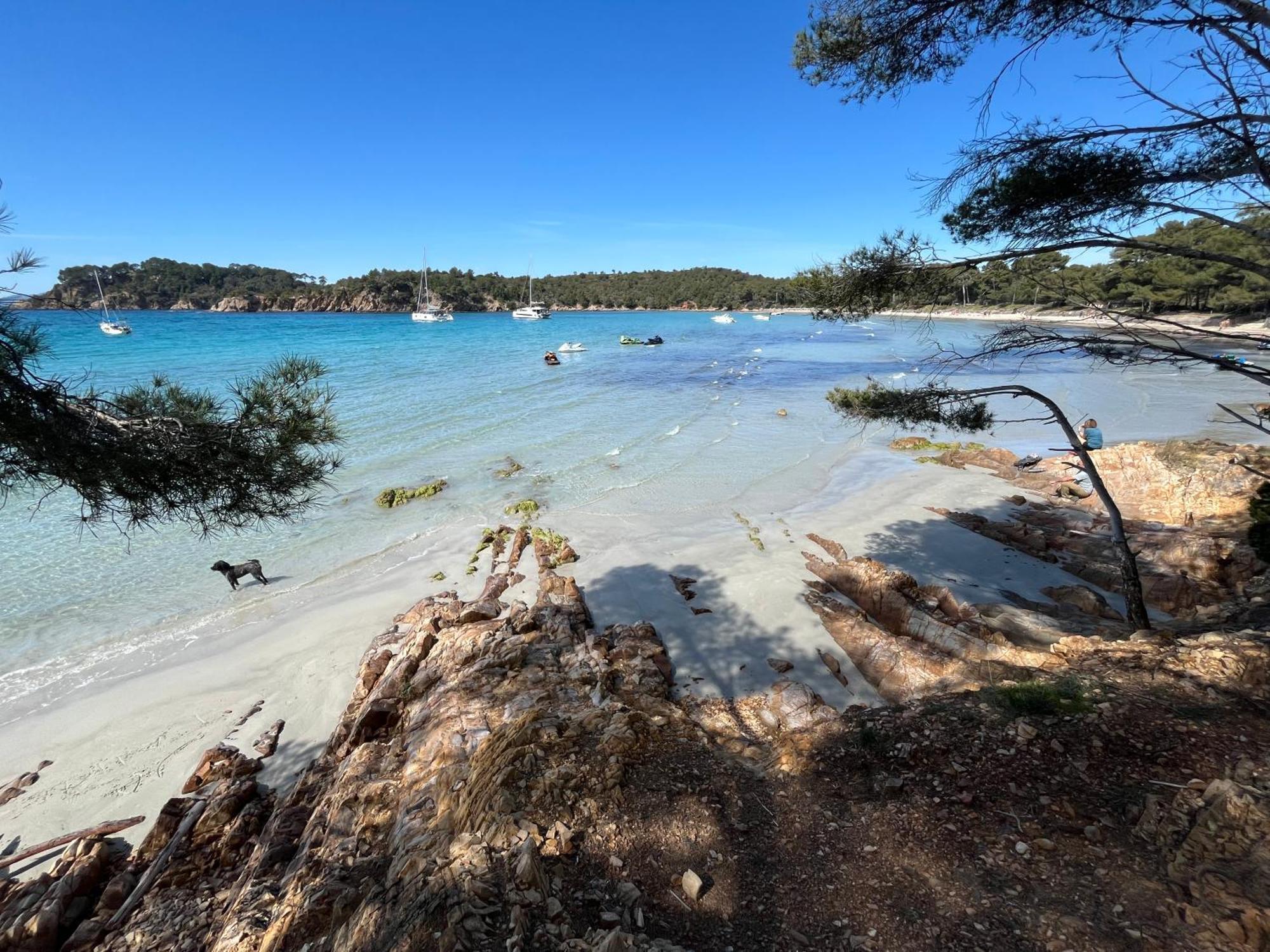 Appartement Plage Piscine Et Tennis Inclus ラ・ロンド・レ・モール エクステリア 写真